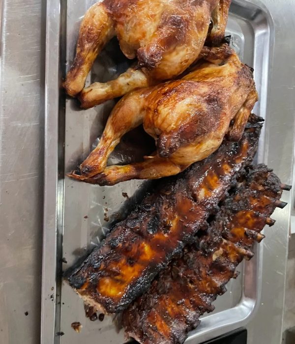 Plato de pollo y costillas al horno restaurante cafeteria dan castellon