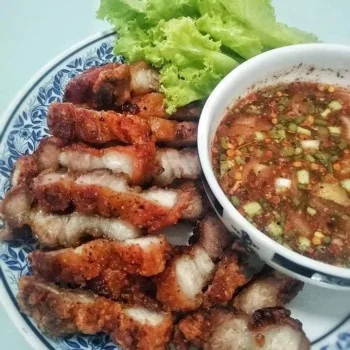 plato de sopa con ensalada restaurante cafeteria dan castellon